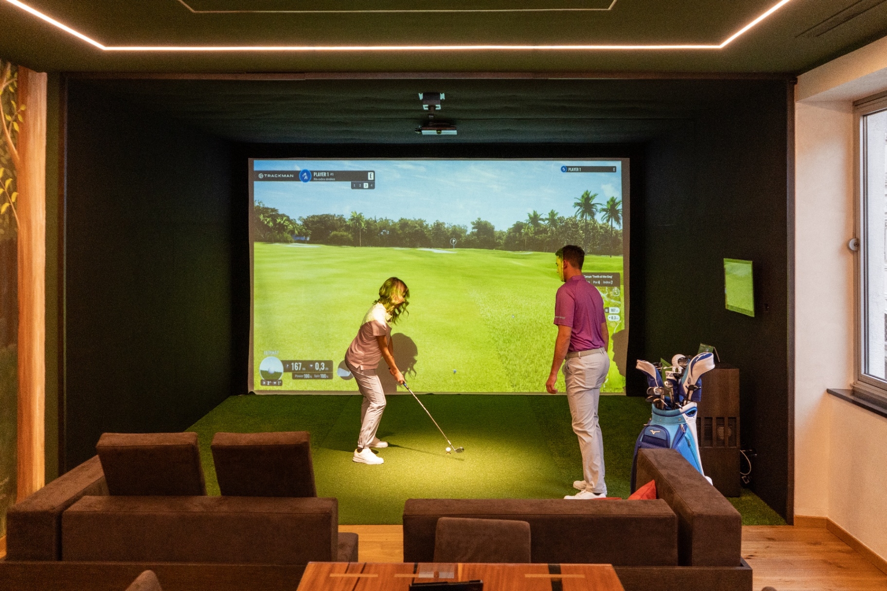 Lezione di golf indoor con simulatore TrackMan al Grand Hotel Sitea